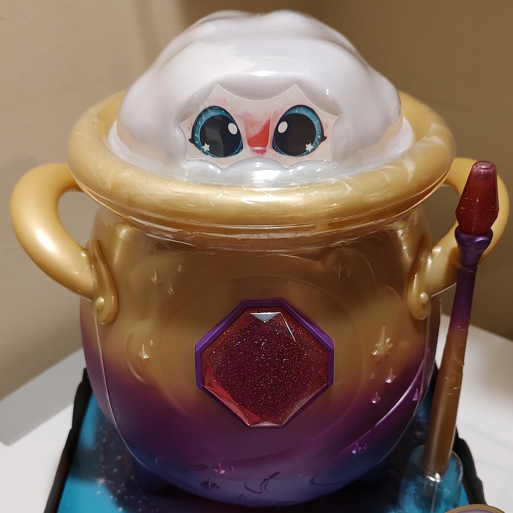 NEW Magic Mixies Magical Misting Cauldron w/ Interactive Plush Toy SEALED